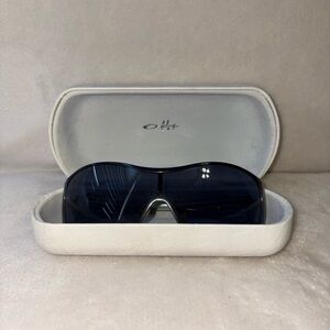 Oakley Women's Sunglasses with Blue Lens